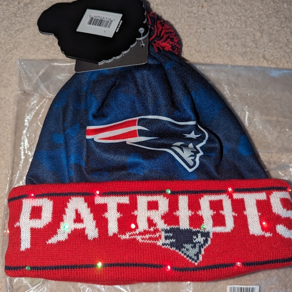 New England Patriots LED Light Up Beanie Knit Cap - Picture 2 of 8